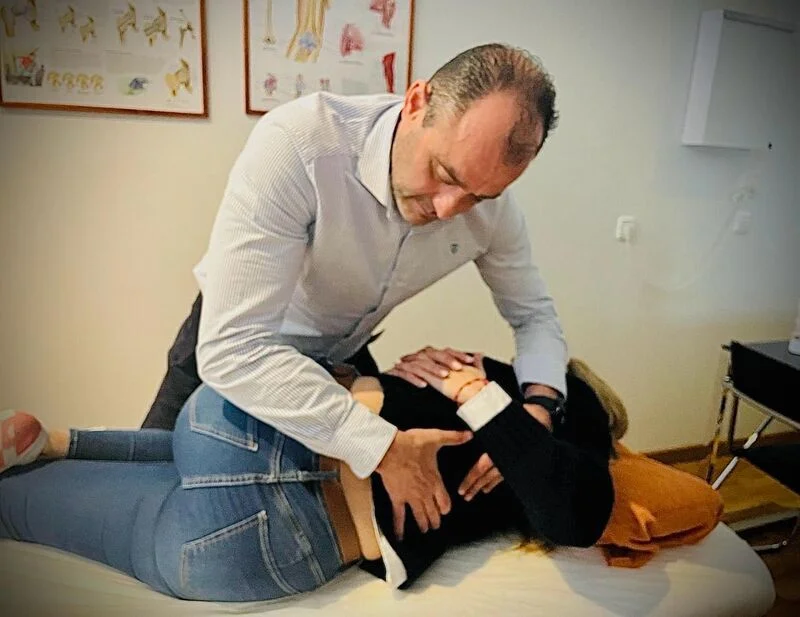 Osteópata Alicante tratamiento con mujer